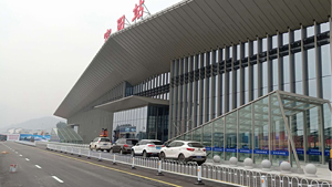 富陽(yáng)站高鐵led廣告