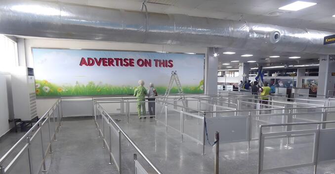 拉各斯機場廣告